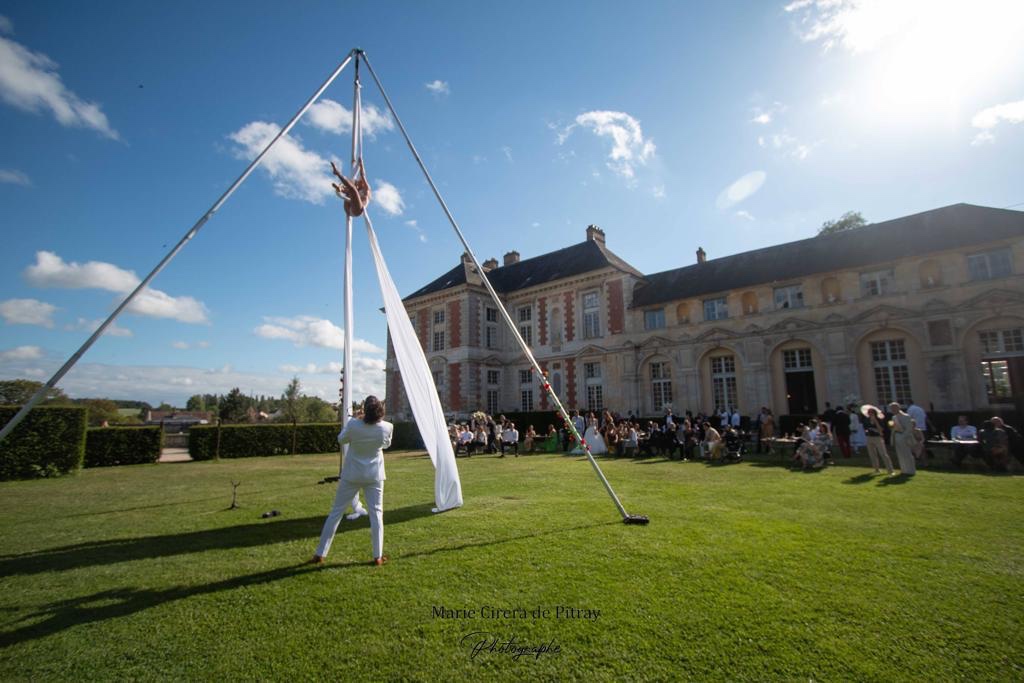 Duo tissu et saxo pour un mariage au Château Vallery